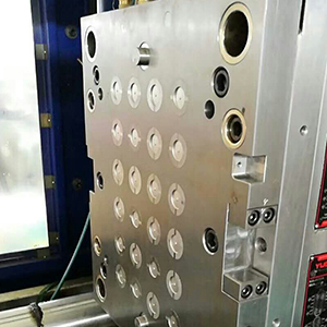 熱流道胚管模具2